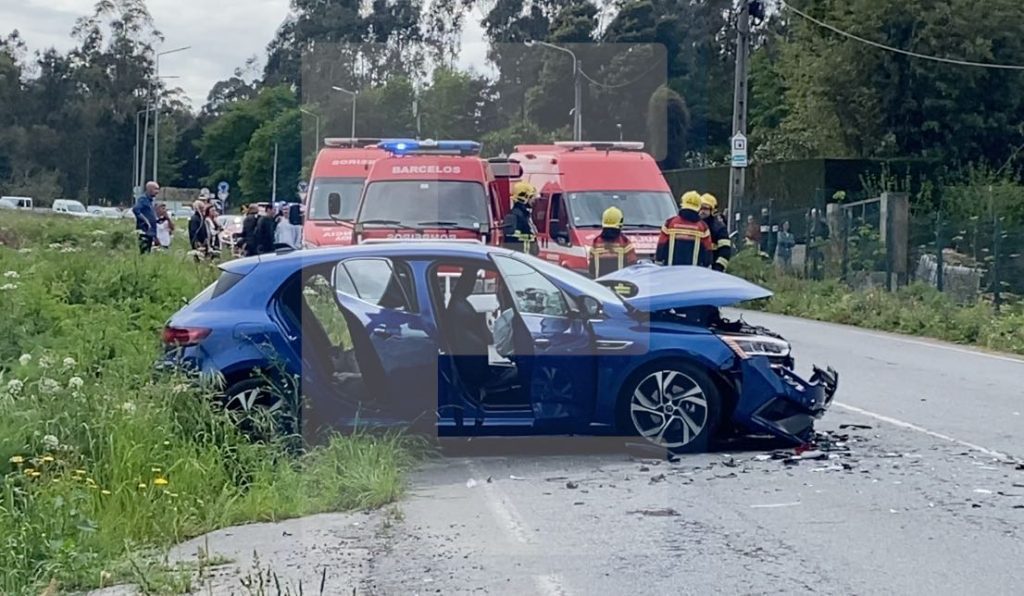 Barcelos: Violenta colisão na EN103 faz seis feridos Acidente Barcelos EN103 Encourados