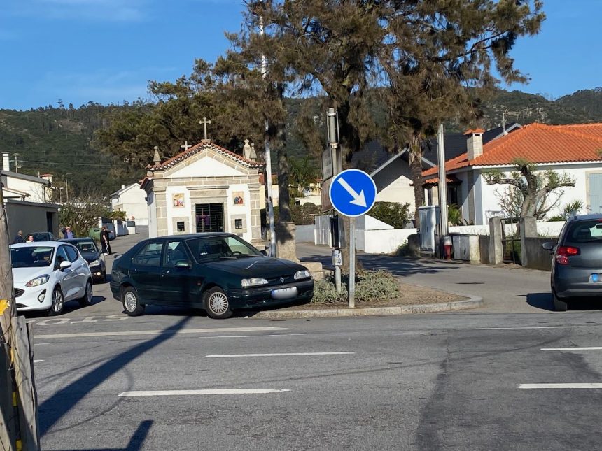 Esposende: Acidente condiciona trânsito junto à capela São Sebastião acidente esposende marinhas cvp 3