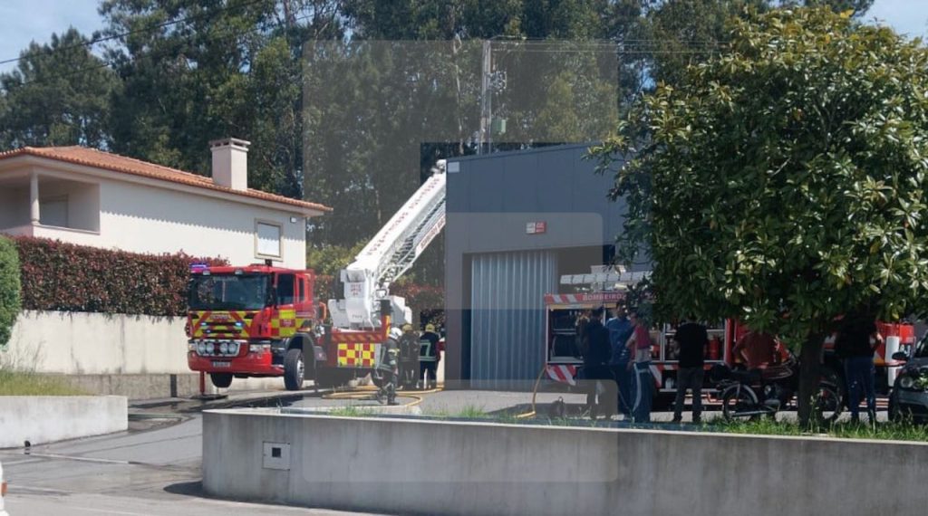 Barcelos: Incêndio em unidade industrial mobilizou bombeiros incendio unidade fabril Barcelos