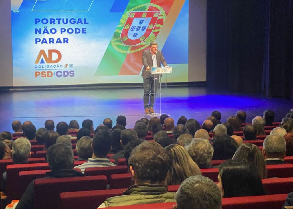 Legislativas: AD encheu auditório. Hugo Soares destacou que "António Costa nunca soube onde era Esposende" AD Esposende eleicoes PSD legislativas 5