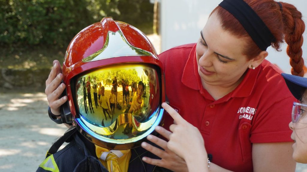 Jornadas Nacionais dos Bombeiros Guimaraes criancas 96