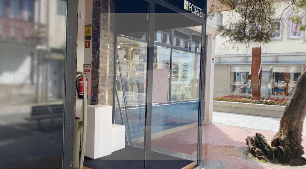 Esposende: Novamente na rua das ourivesarias. Loja "Forte Store" assaltada assalto forte store esposende centro pedonal