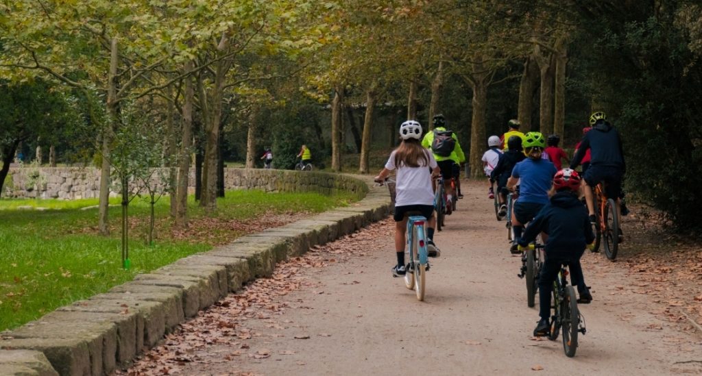 CLIP aposta na bicicleta e avança rumo à neutralidade carbónica bike to school Oporto porto clip