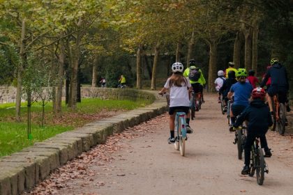 bike to school Oporto porto clip