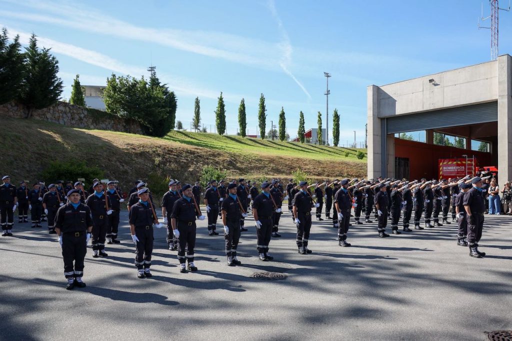 Braga: Uma "irmandade" para toda a vida selada com um "banho à Sapador" bombeiros sapadores de braga 259 anos 1