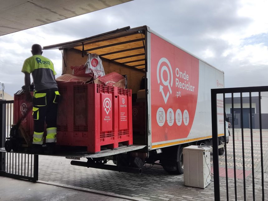 Minho: Escolas do distrito de Braga em alta na reciclagem "electrão" onde reciclar eletrao escolas braga minho