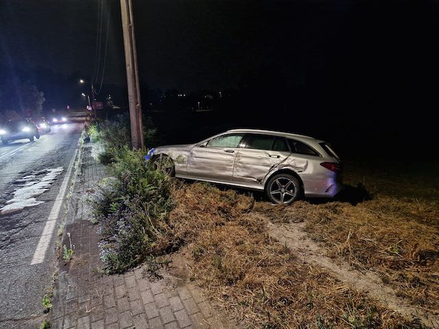 EN205: Colisão entre três veículos em Amares faz dois feridos Acidente em Amares fiscar braga feridos ocorrencias minho - 1