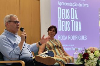 rosa rodrigues livro deus dá deus tira braga