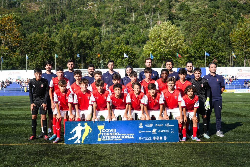 Futebol: SC Braga derrotado pelo Porto na final do torneio das Marinhas SC Braga Marinhas Esposende