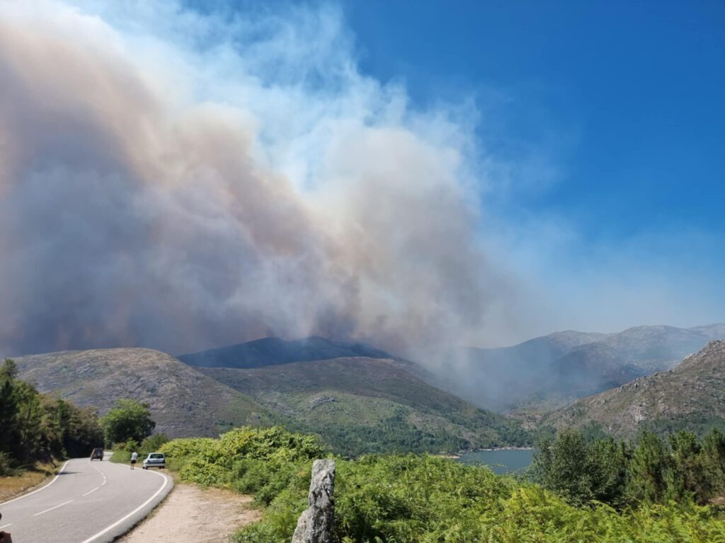 Incendio ponte da barca terras de bouro
