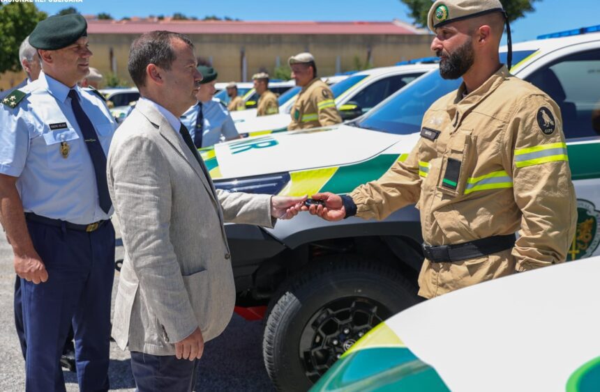 GNR reforça capacidade operacional com entrega de 10 novas viaturas GNR viaturas