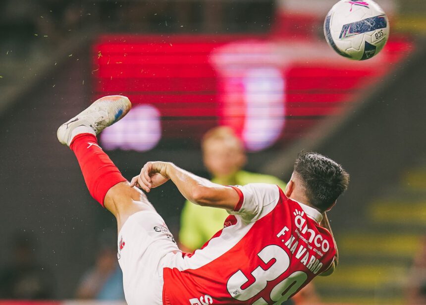 Futebol: SC Braga de “bicicleta” para a terceira eliminatória SC Braga bicicleta Fran Navarro - 1