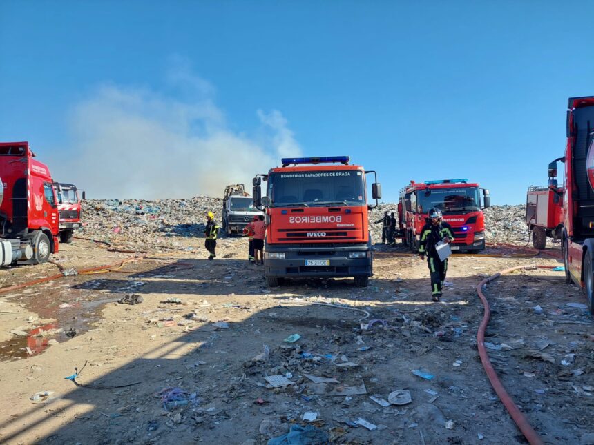 Minho: Bombeiro ferido com gravidade em incêndio na Braval Bombeiro Braga Povoa de Lanhoso braval incendio