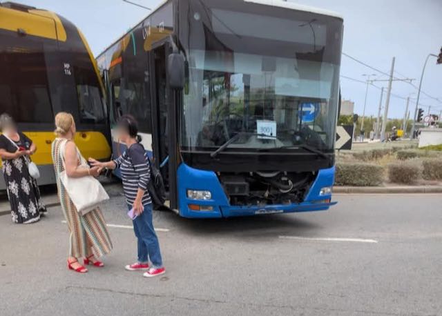Vila do Conde: Colisão de metro com autocarro faz um ferido vila do conde acidente metro
