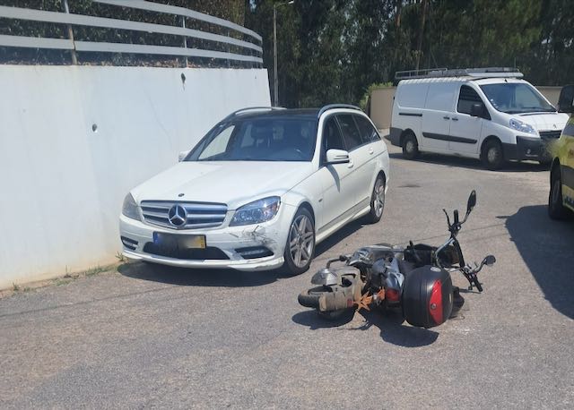 Vila Verde: Colisão entre mota e carro em Cervães faz um ferido ligeiro acidente vila verde em cervaes - 1