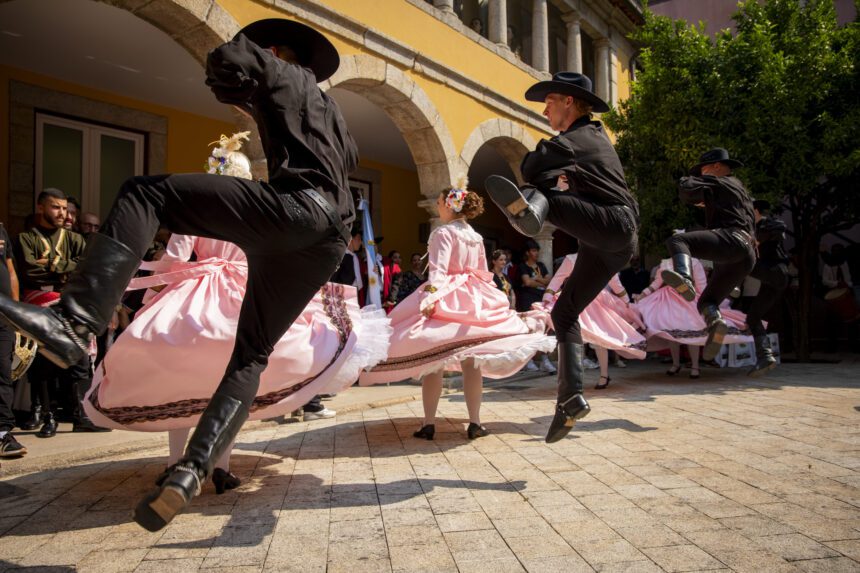 Dez país e um só rio. "Festival Internacional de Folclore" já mexeu na Câmara de Barcelos Barcelos festival rio