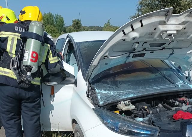 Esposende: Incêndio atinge carro em Apúlia Apulia esposende incendio