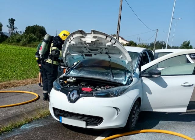 incendio viatura apulia esposende carro bv fao - 2