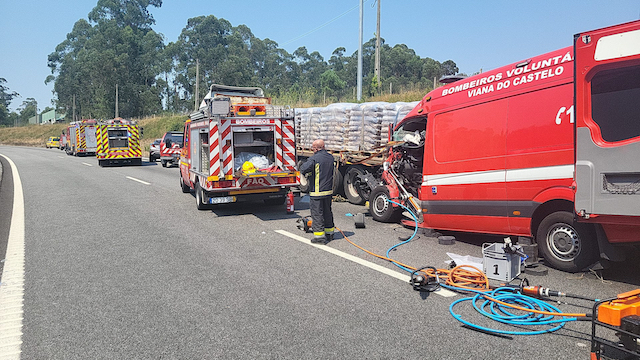 A28 esposende ambulancia bombeiros - 2