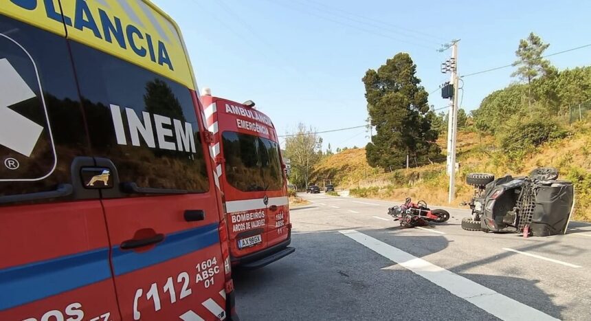 Arcos de Valdevez: Colisão faz três feridos em Cabreiro arcos de valdevez acidente ocorrencias