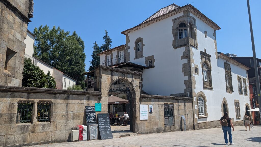 Braga: Casa dos Coimbras acolhe exposição que reflete os tempos conturbados da humanidade casa das coimbras braga