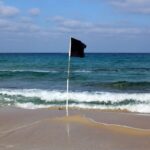 Bandeira preta praia
