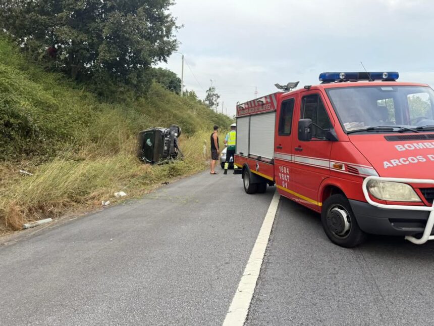Arcos de Valdevez: Acidente no IC28 faz quatro feridos IMG 4716