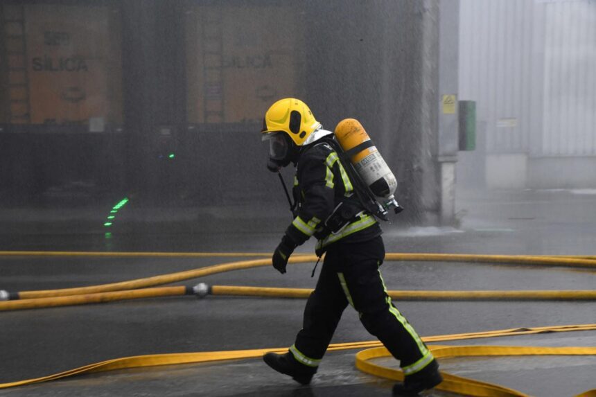 Bombeiro incendio industrial braga oficina