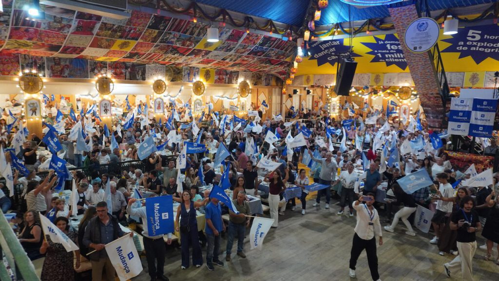 Esposende: Malafaia vestiu azul e branco. "As pessoas estão connosco" afirma Carlos Silva Esposende mnudança