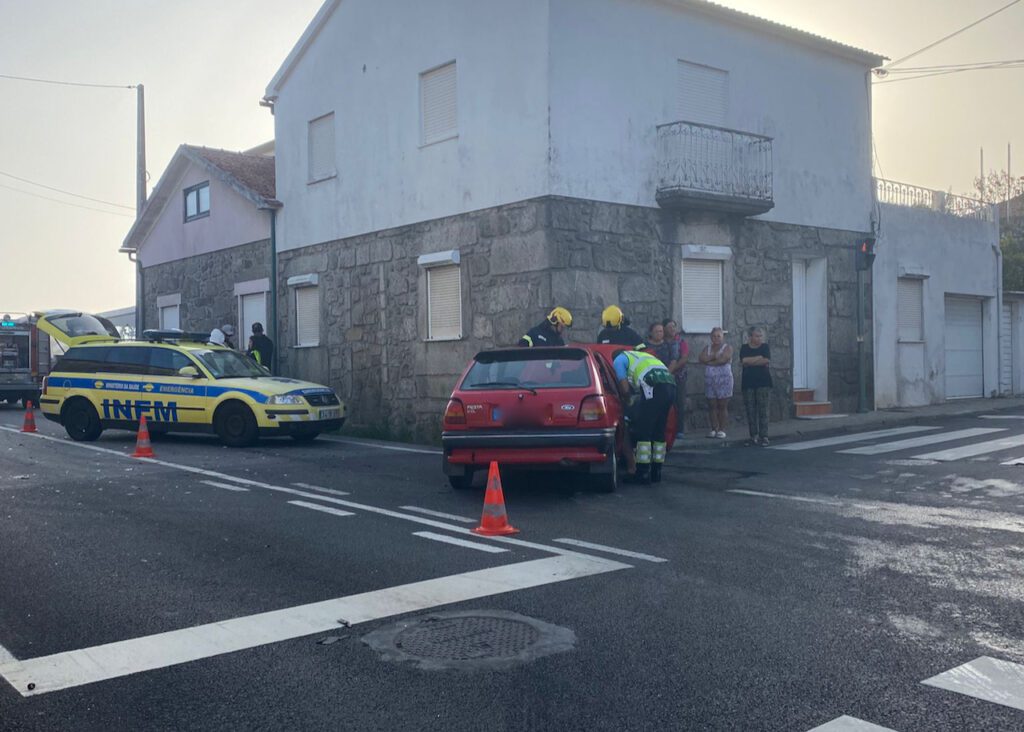 acidente em Esposende na EN13 freguesa de Antas um ferido - 1