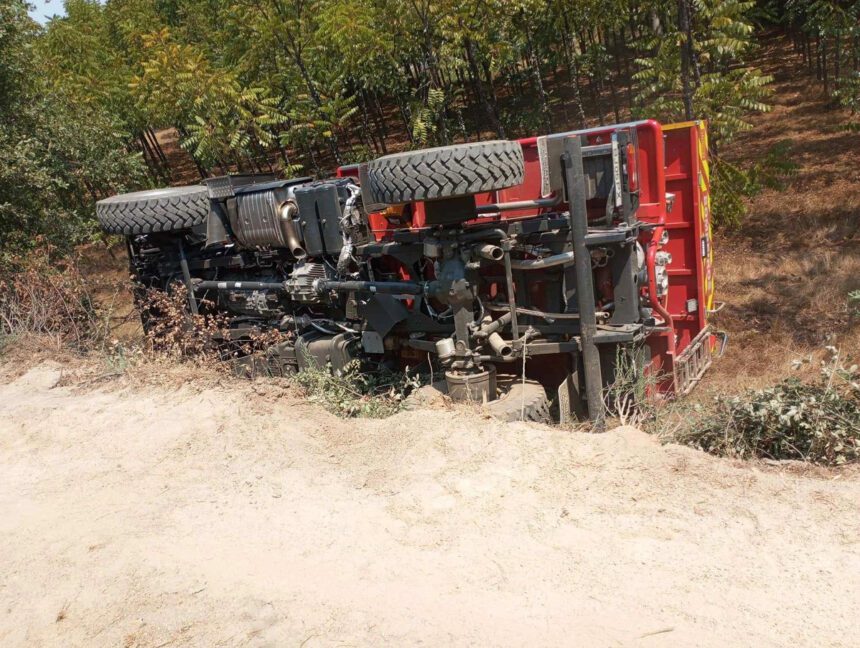 Três operacionais feridos após despiste de viatura dos bombeiros acidente bombeiros macedo cavaleiros