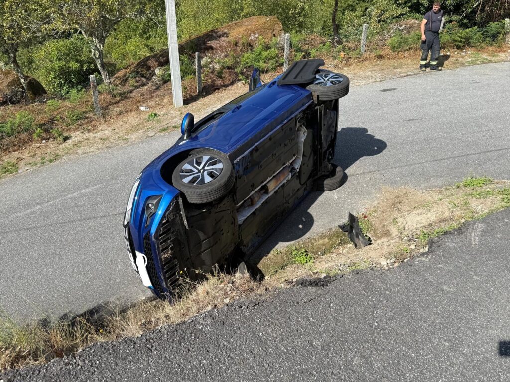 acidente arcos de valdevez capotamento