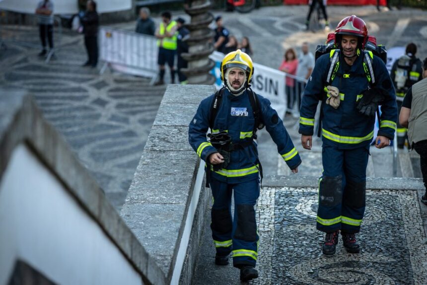 Braga: Bombeiros sobem "escadórios da humanidade" a 27 de setembro bombeiros escadorios bom jesus braga