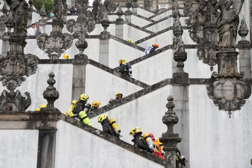 Braga: São 84 imagens incríveis de prova que junta bombeiros a subir "Escadórios da Humanidade" IMG 5161