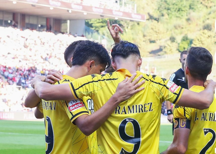 Futebol: SC Braga afunda-se. Cinco jogos sem vencer e lenços brancos voltam a marcar presença SC Braga Nacional