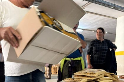 Câmara de Ponte da Barca apoia apicultores com 1800 kg de alimento para abelhas