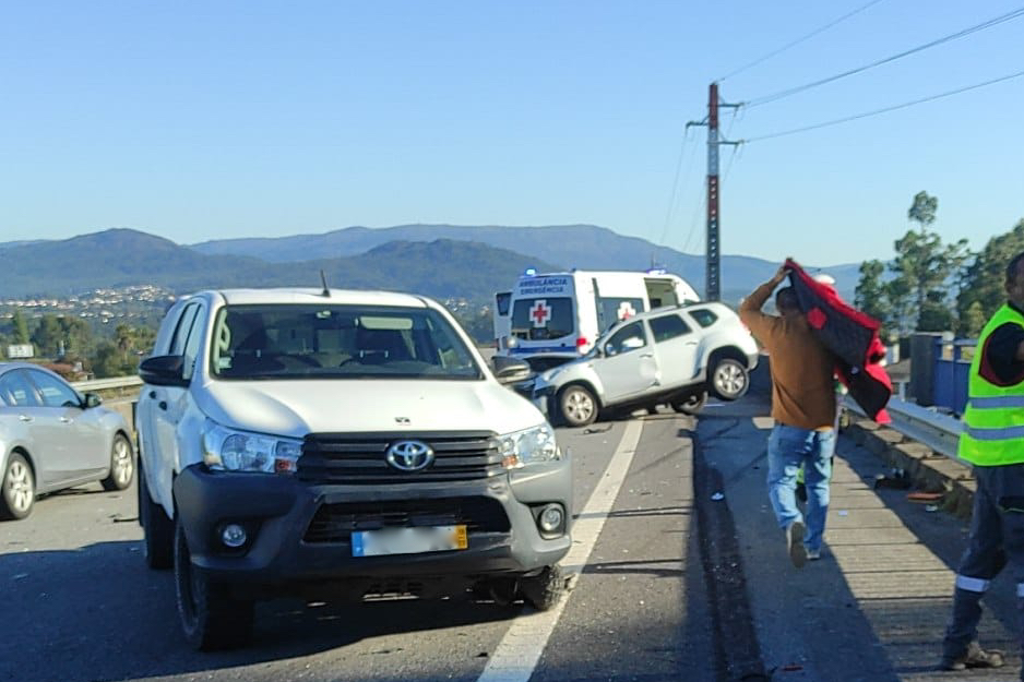 Viana: Grávida entre os feridos de acidente na A28 vina acidente a28