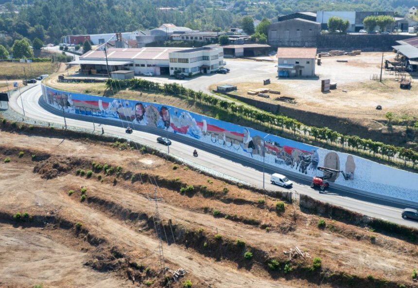 Ponte da Barca: É dos maiores murais. Tem 1550 m² e é inaugurado a 21 de setembro Ponte da Barca mural