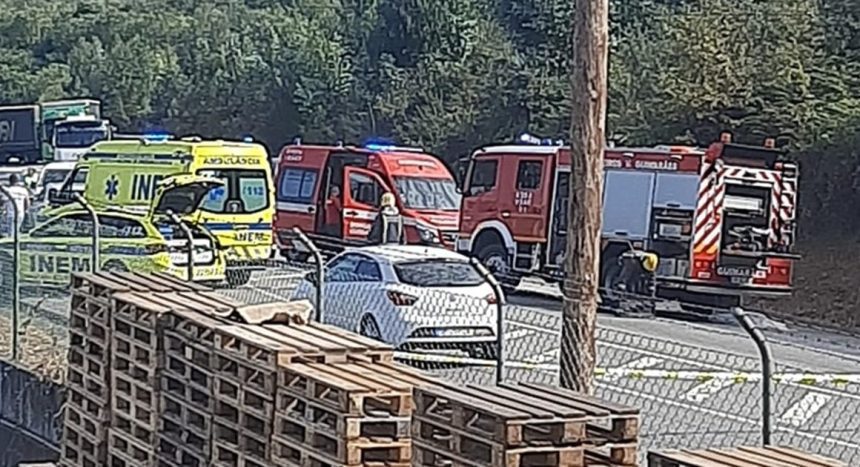 Minho: Dois feridos graves em violenta colisão em Guimarães guimarães bombeiros acidente