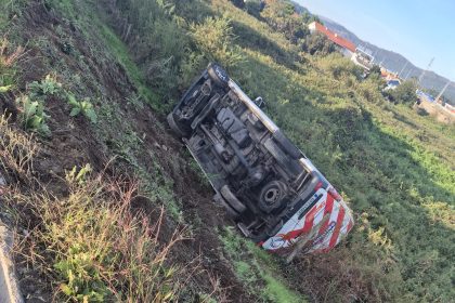 Acidente viana tomba carrinha Meadela