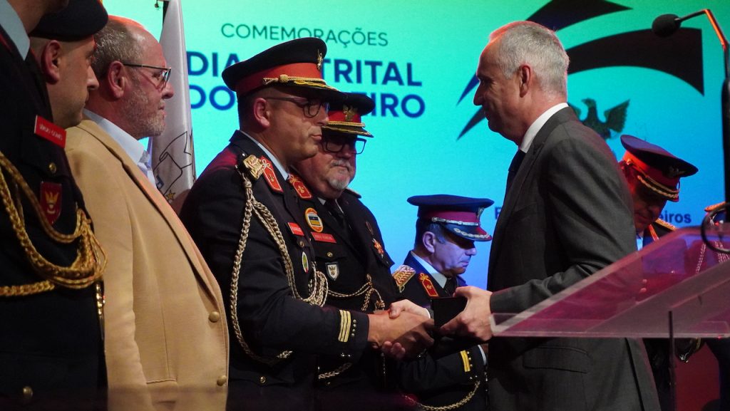 Esposende: Gala distrital dos bombeiros de Braga destaca serviço e reivindicações da classe Gala dos Bombeiros de Braga em Esposende