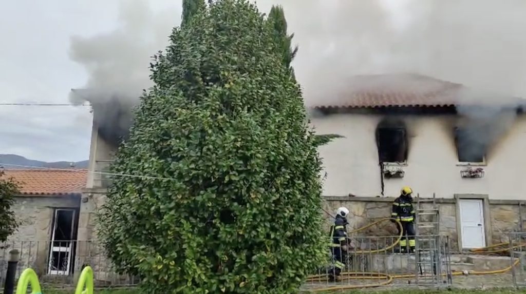 Incendio de ponte de lima faz cinco desalojados