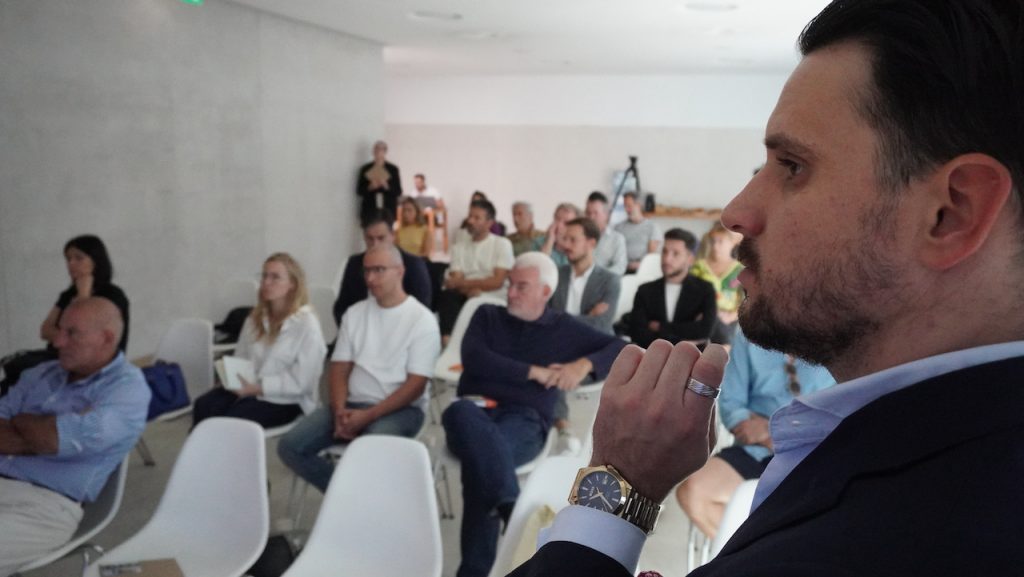 AEP sublinha "dinâmica" e "inovação" de jovens empresários da Anavi Group Ordem dos Arquitetos no porto recebeu anavii group - 19