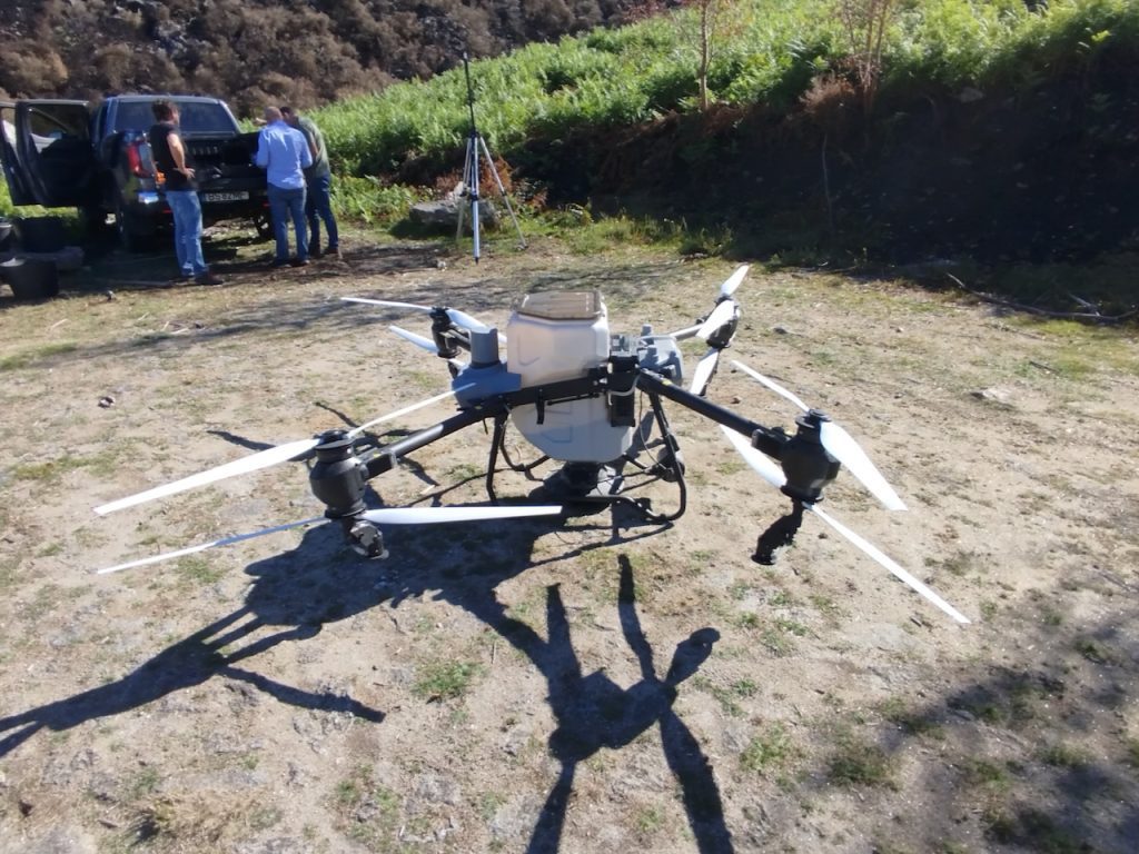 Ponte da Barca: Este drone está a lançar "vida" na Serra Amarela pós-incêndio no PNPG PNPG Geres serra amarela drone espalha sementes incendios - 1