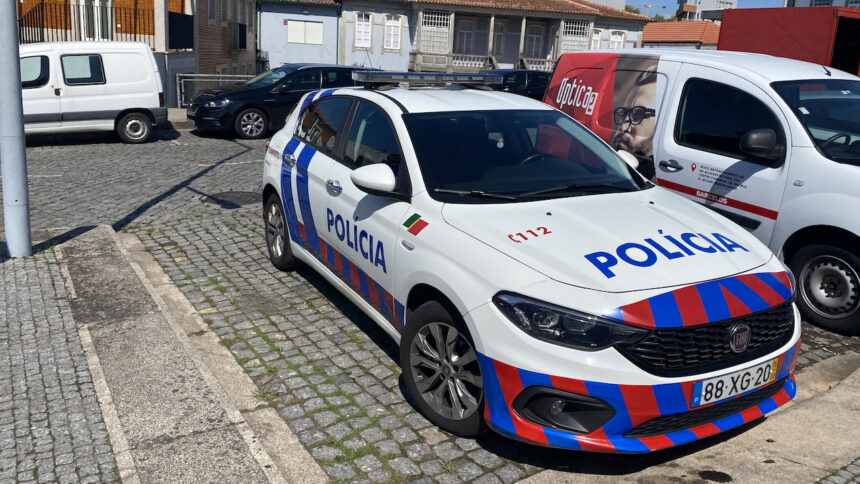 Barcelos: PJ de Braga faz buscas na esquadra da PSP de Barcelos por suspeitas de corrupção PSP barcelos 3 e1776445097769