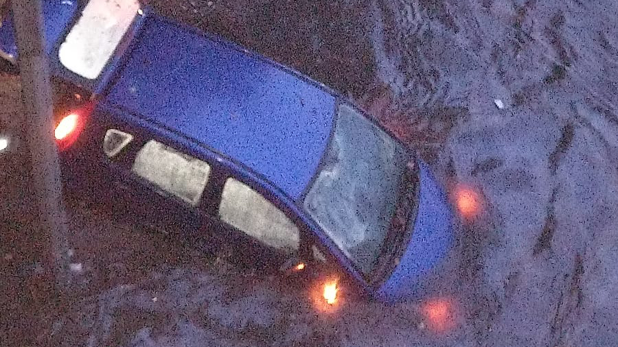 Mau Tempo: Chuvas fortes paralisam acessos ao Porto: VCI cortada e túnel da AEP inundado VCI Porto mau tempo inundações - 2