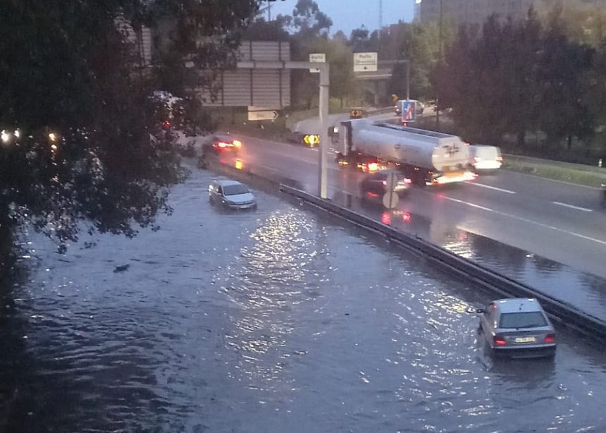 Mau Tempo: Chuvas fortes paralisam acessos ao Porto: VCI cortada e túnel da AEP inundado VCI Porto mau tempo inundações - 4
