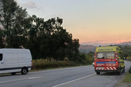 Bombeiros Moncao barbeita acidente