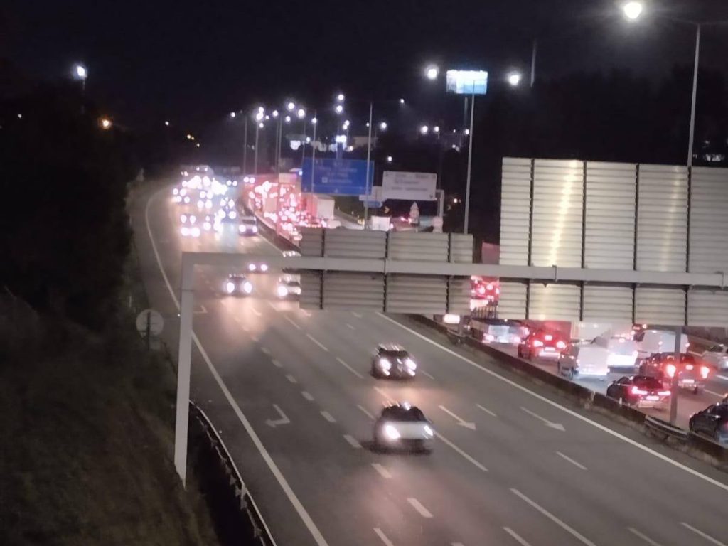 A28: Quatro feridos graves após colisão Acidente A28 matosinhos