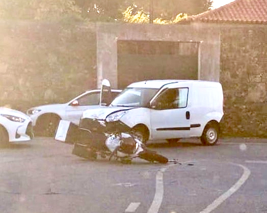 Barcelos: Colisão entre mota e carrinha na EN306. Uma mulher ficou ferida acidente en306 barcelos vila boa arcozelo - 1